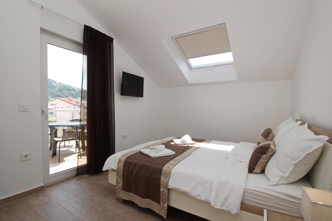 Apartments By The Sea Baska, Krk - 18845 Esterno foto